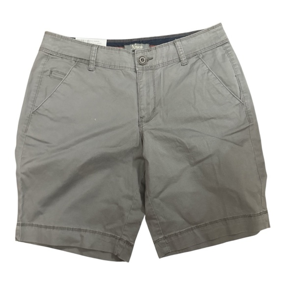 NATURAL REFLECTIONS BASS PRO SHOPS NWT Ladies Bermuda Shorts Gray Size 6 - Picture 1 of 12